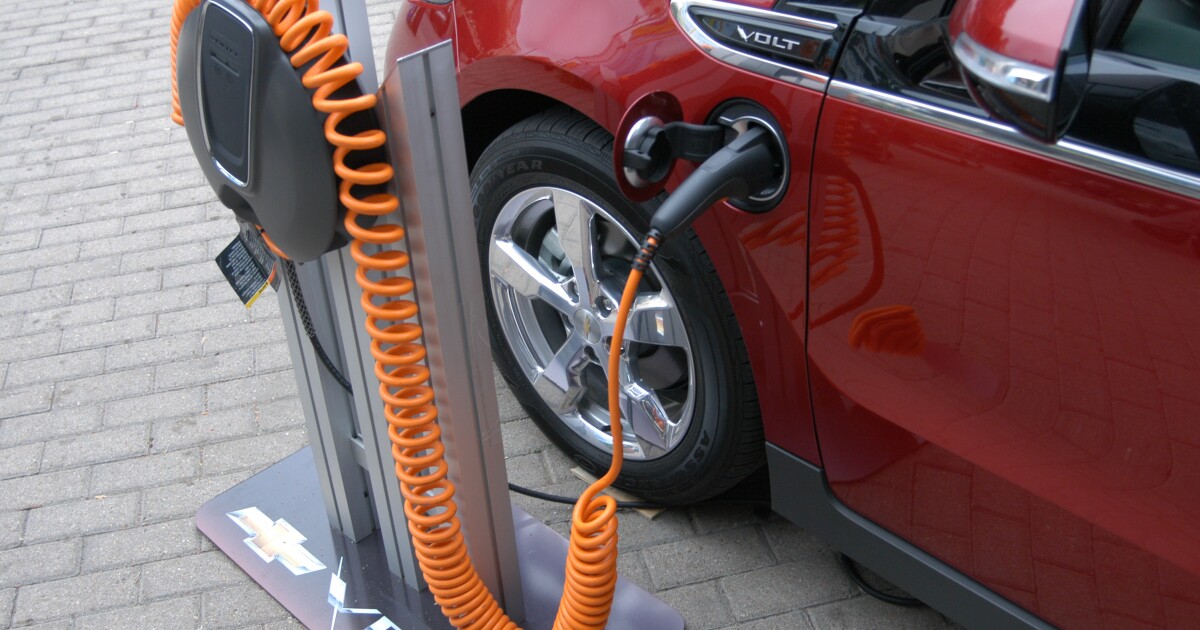 Austin Energy Issuing Rebates For Electric Car Charging Stations KUT austin-energy-issuing-rebates-for-electric-car-charging-stations-kut